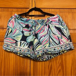CLOSET CLOSING Lilly Pulitzer Katia Shorts High Tide Navy Dancing Lady Size M